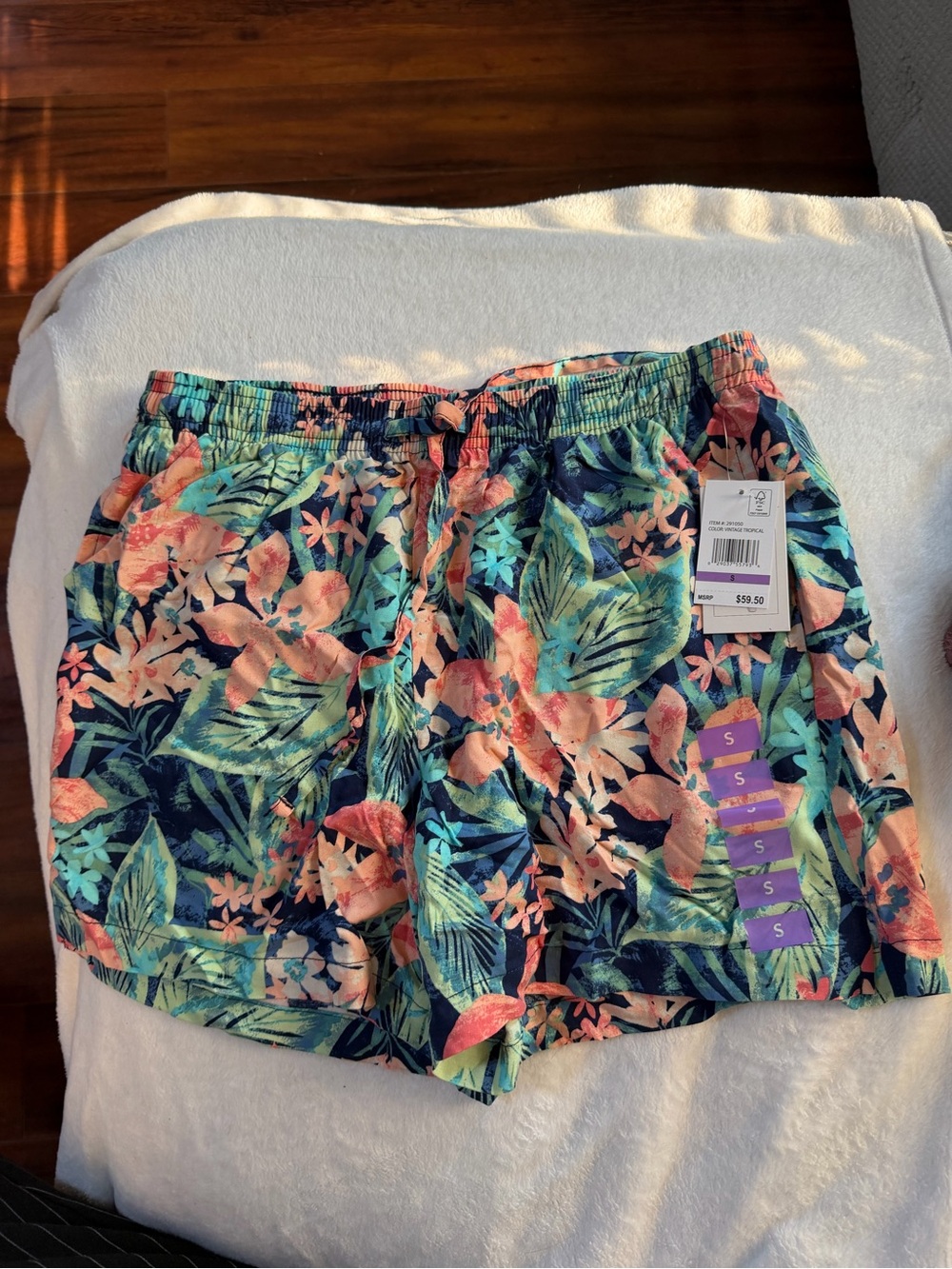 Jessica Simpson shorts - women’s small - NWT